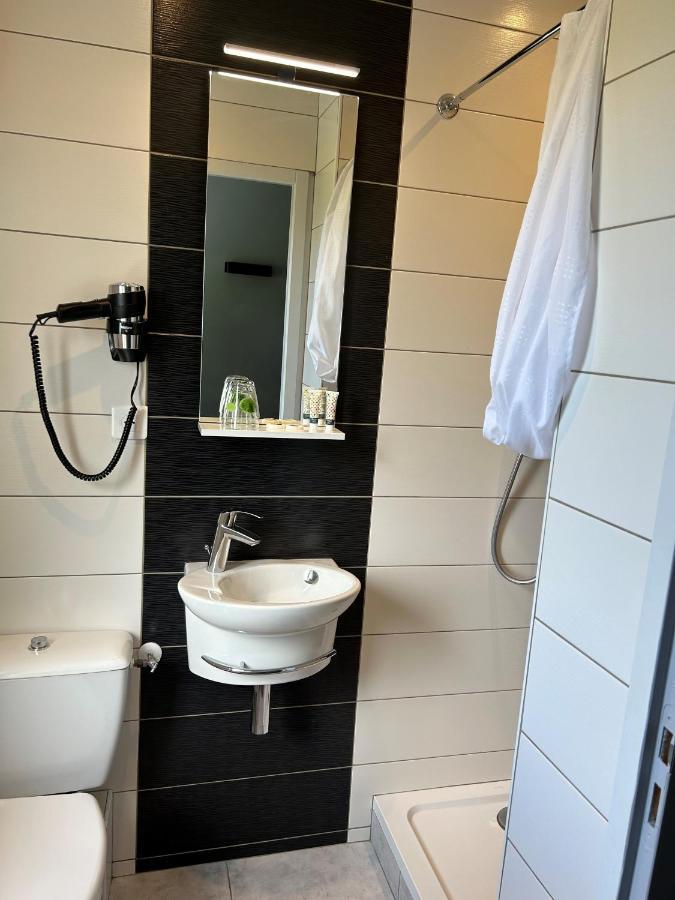 Logis Les Voiliers Hotel Peigney Eksteriør billede