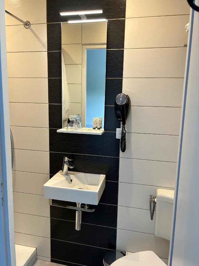 Logis Les Voiliers Hotel Peigney Eksteriør billede