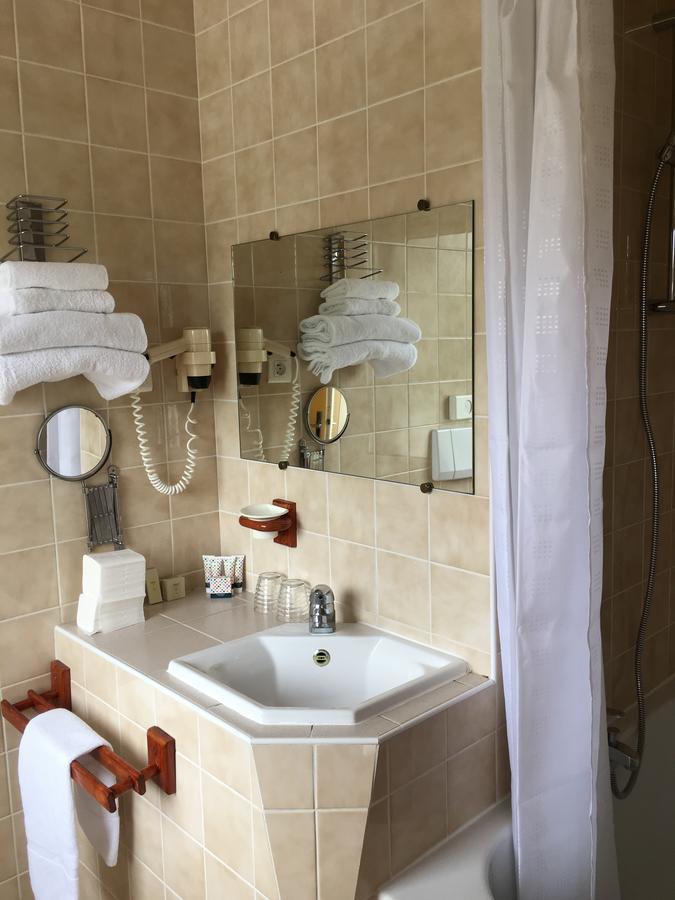 Logis Les Voiliers Hotel Peigney Eksteriør billede
